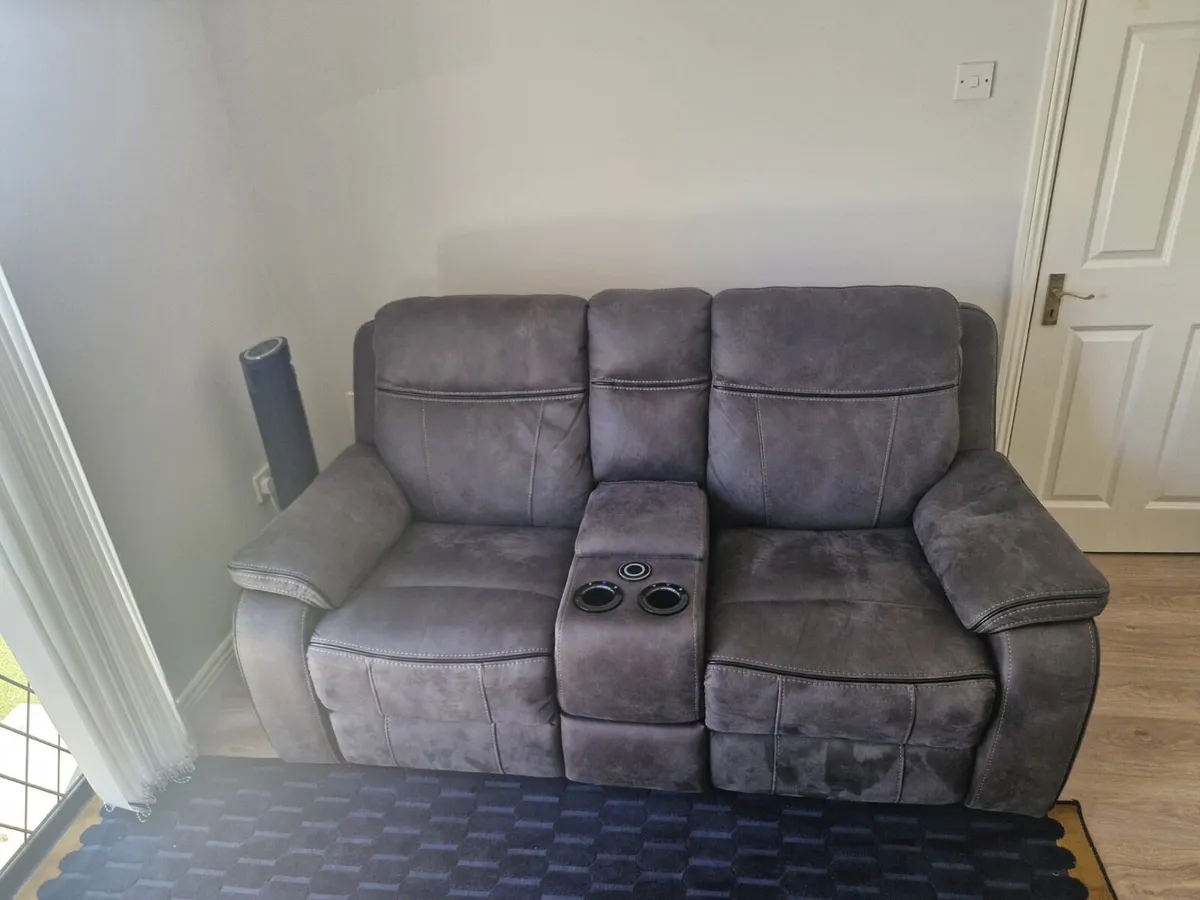 Reclinable cinema sofa - Image 2