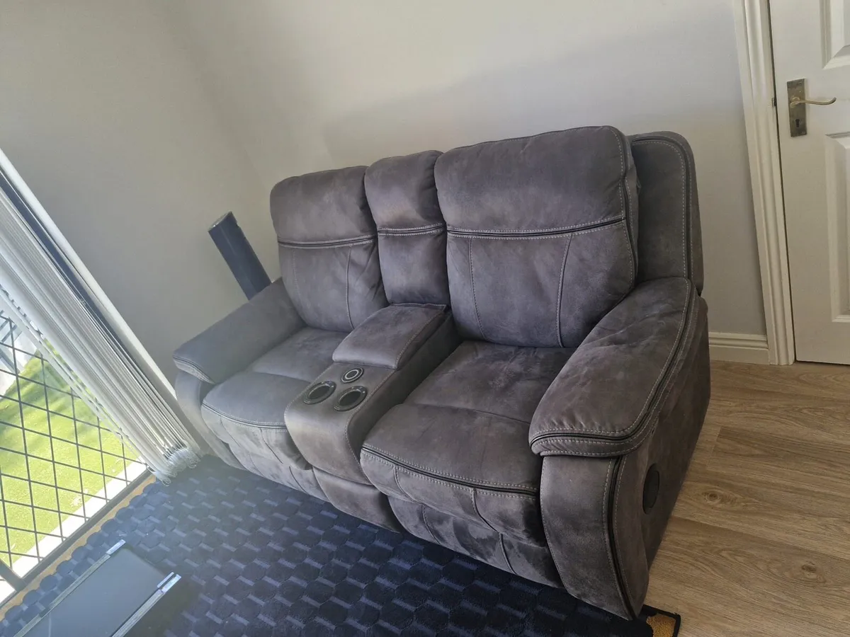 Reclinable cinema sofa - Image 3