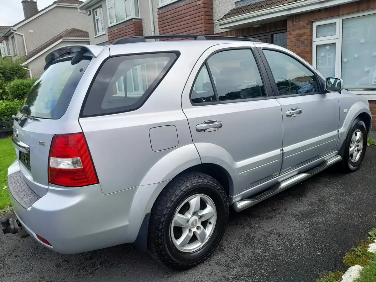 2007 Kia Sorento 4x4 with leather - Image 3