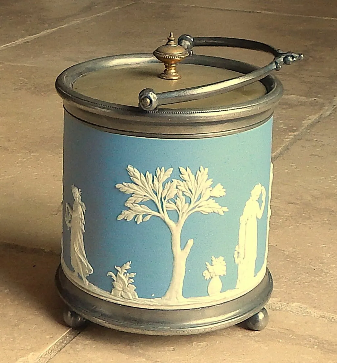 Vintage Wedgwood Jasperware Biscuit Barrel - Image 4