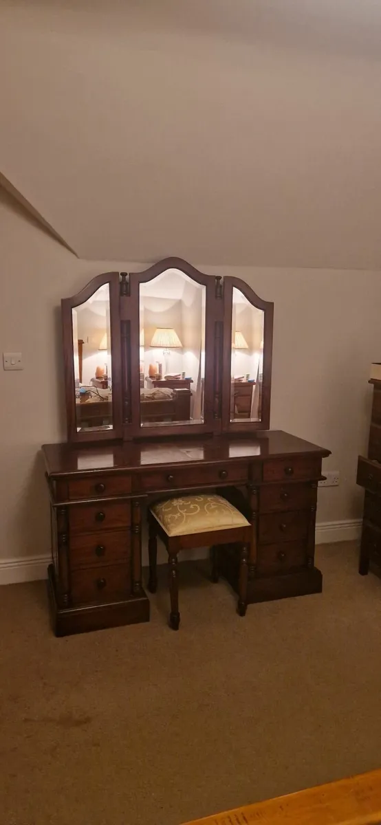 Vanity table / dressing table - Image 4
