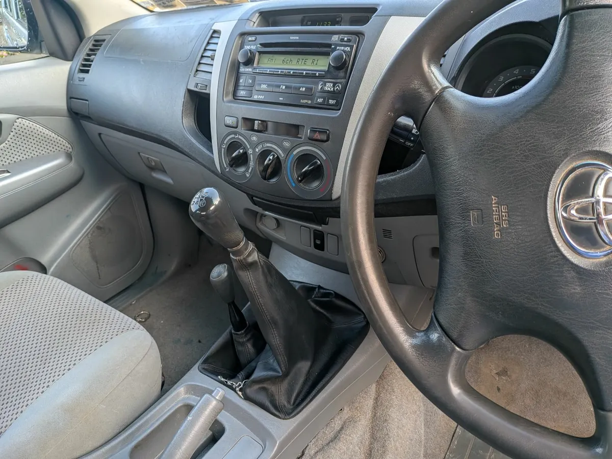 Toyota Hilux 2008 - Image 4