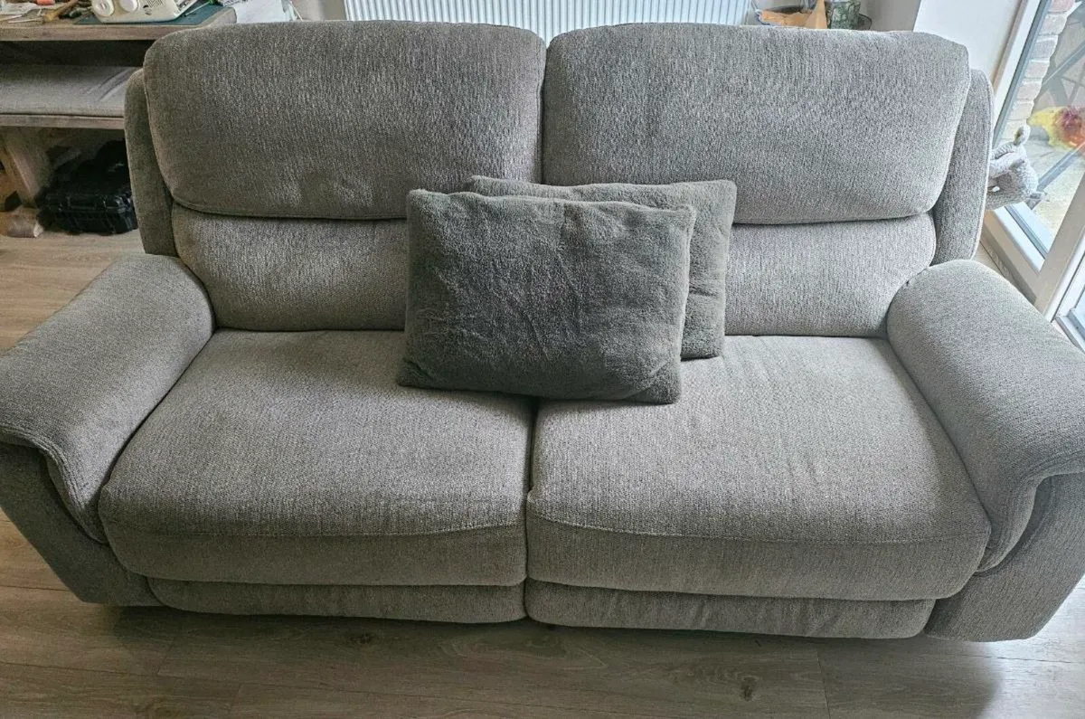 2 x Recliner Sofas - Image 3