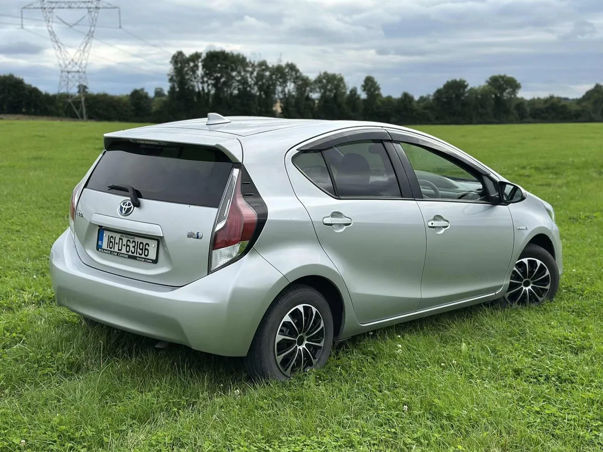 Toyota aqua - Image 3
