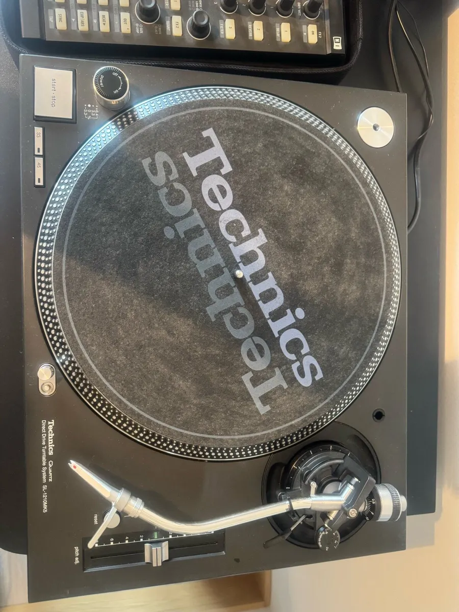 Full Technics set up - Image 3
