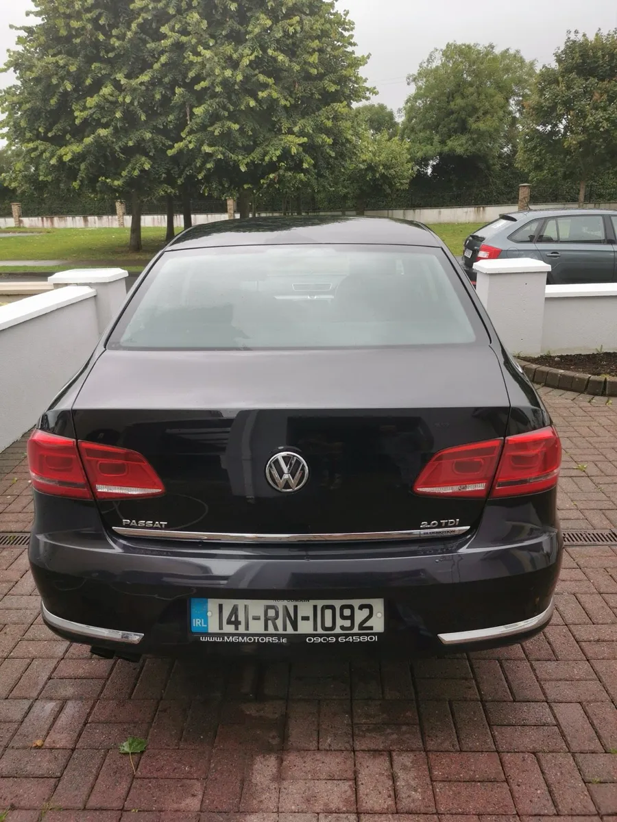 Volkswagen Passat - Image 1