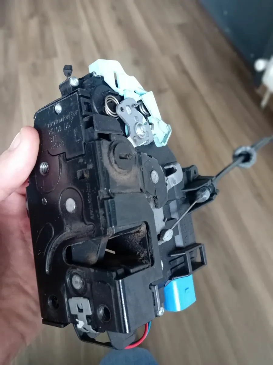 Car parts - Image 2