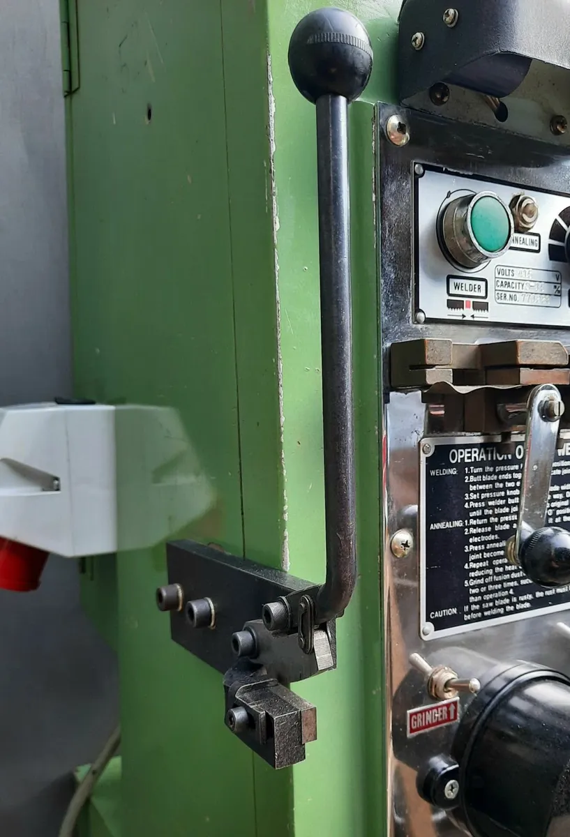 Vertical Bandsaw with Blade Welder - Image 3