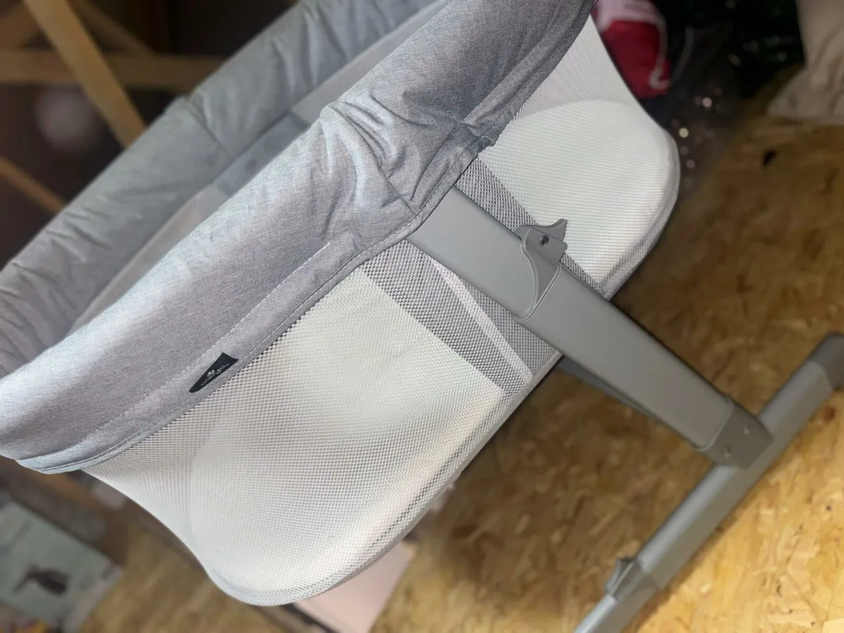 Babylo sleeping baby crib - Image 1
