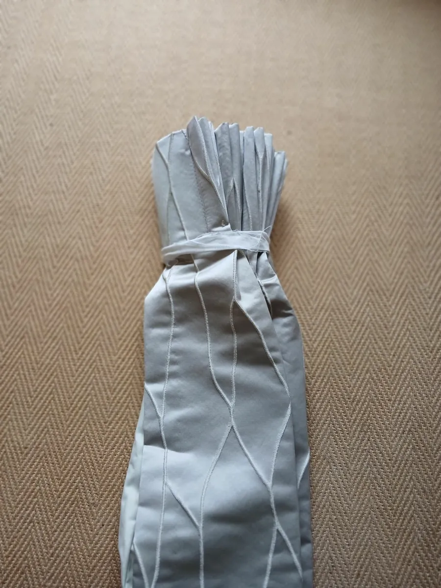 Curtains & curtain poles - Image 4