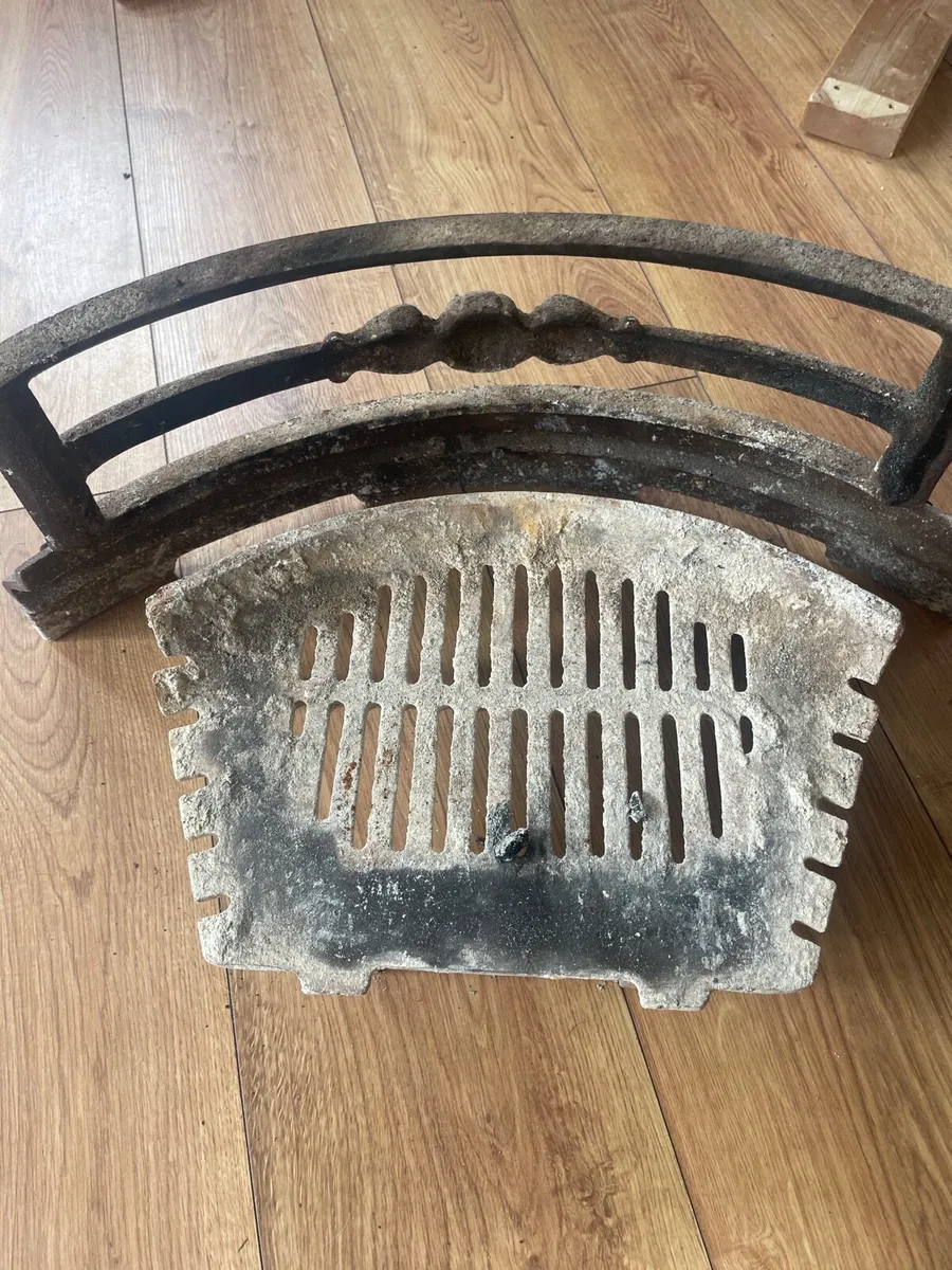 Fire grate and front - Image 4