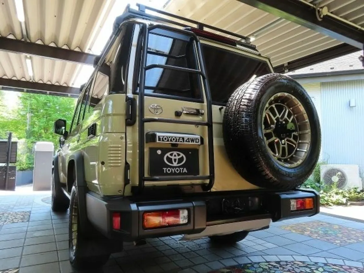 🇯🇵 Exclusive Toyota Land Cruiser 76 – Japan-Only - Image 4