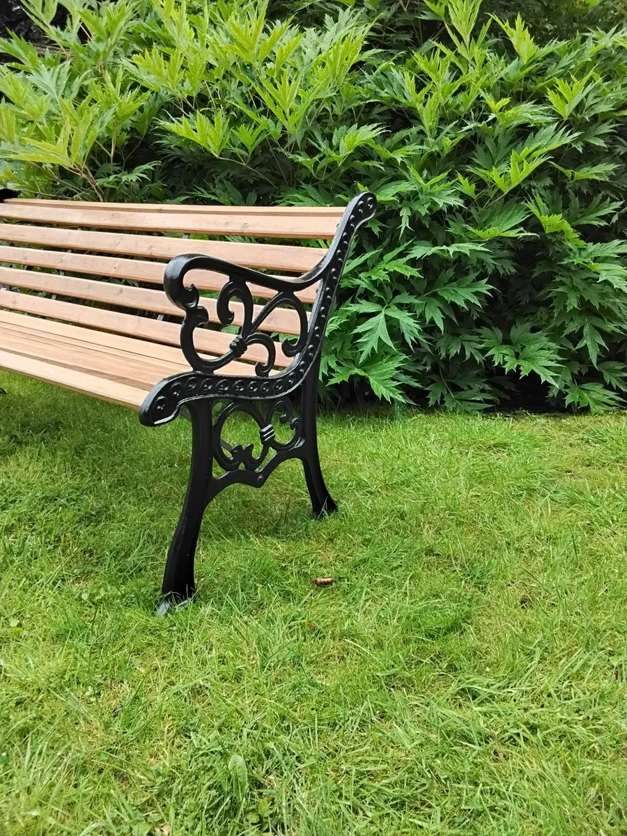 Cast iron and oak garden bench - Image 2