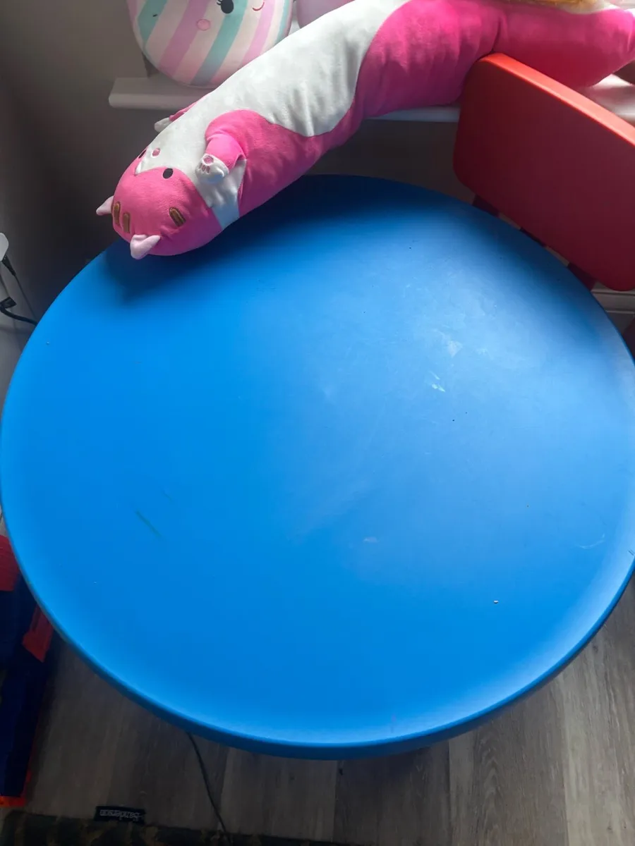 IKEA kids table and chairs free - Image 2
