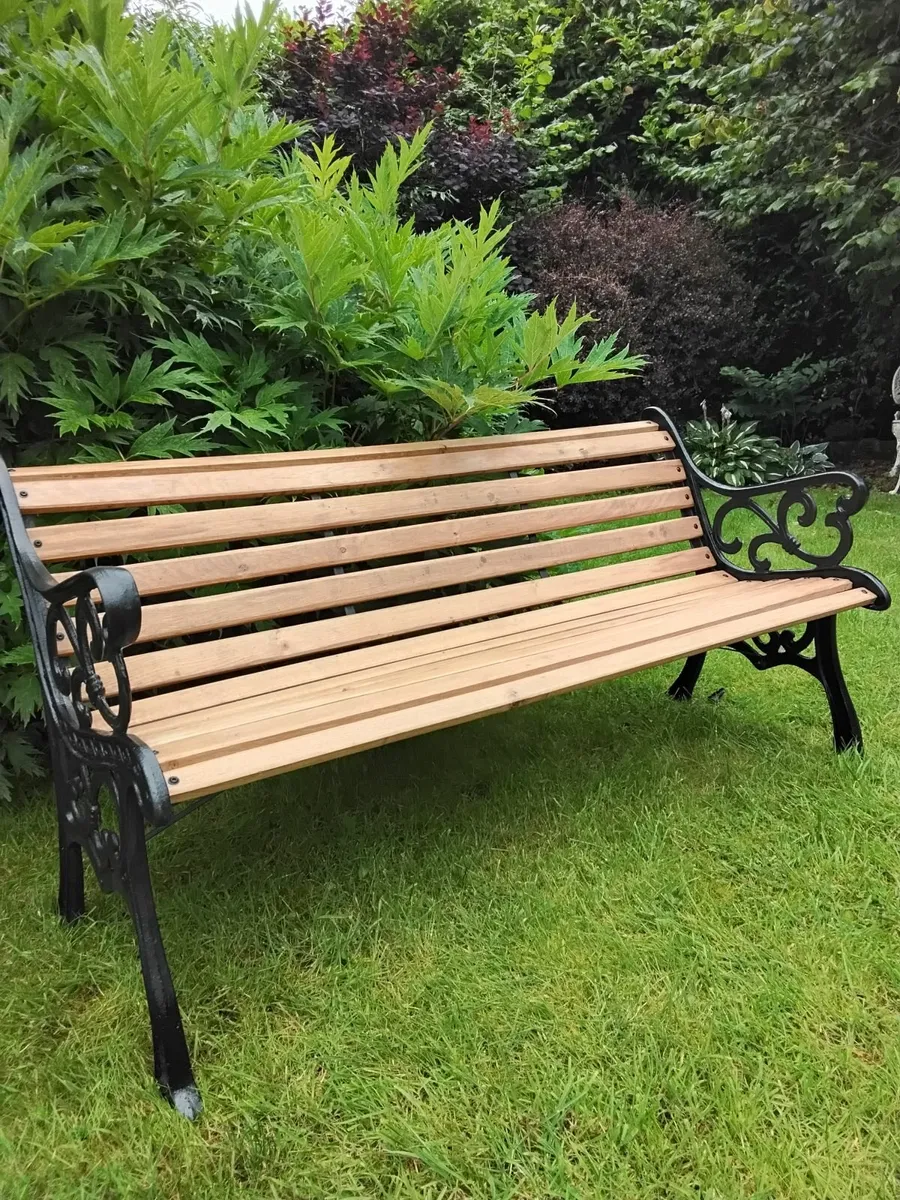 Cast iron and oak garden bench - Image 4