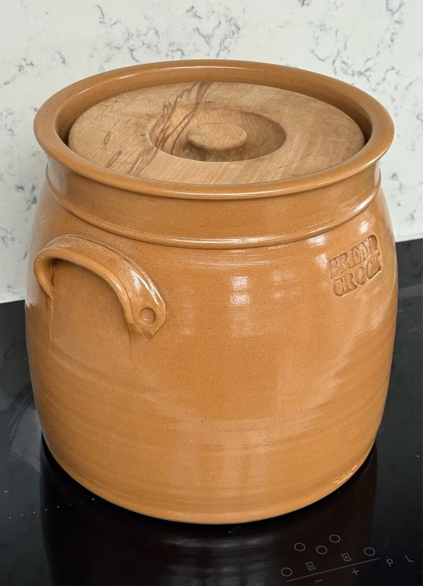 Kiltrea Pottery Large Bread Crock - Image 1