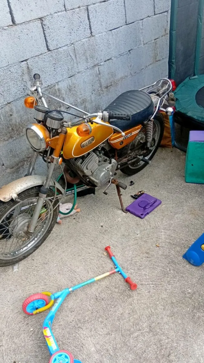 Vintage yamaha DT 175 - Image 1