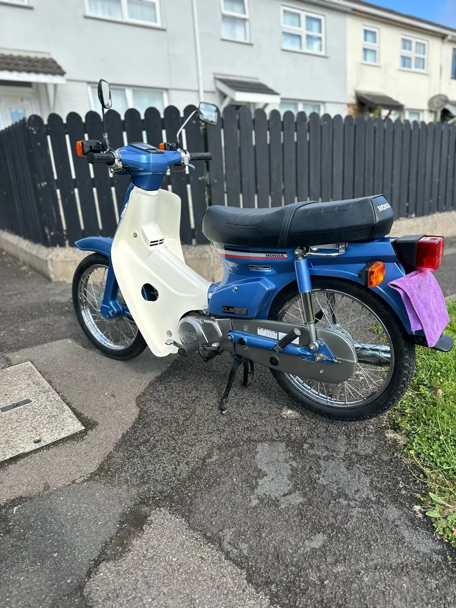 2000 Honda C90 Cub - Image 4