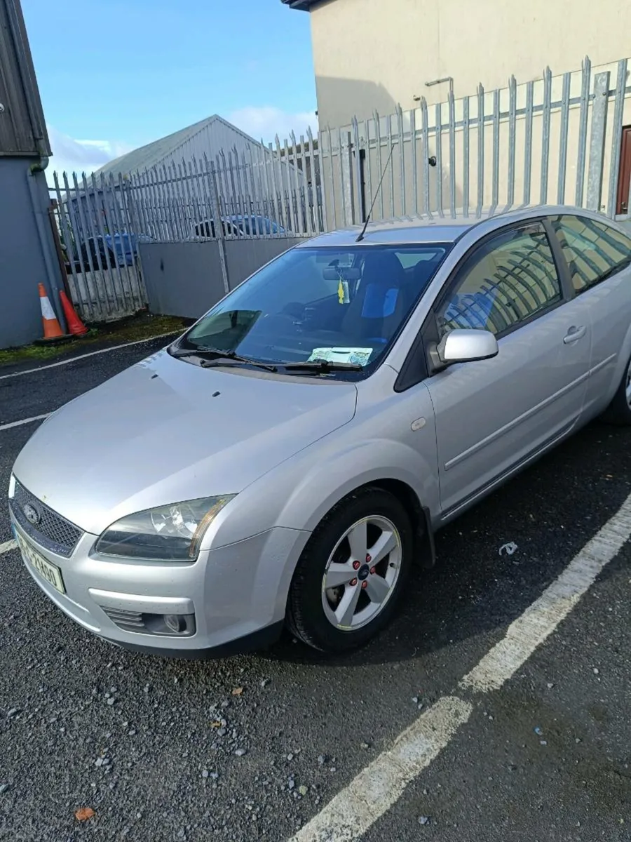 Ford Focus 1.4 petrol - Image 2