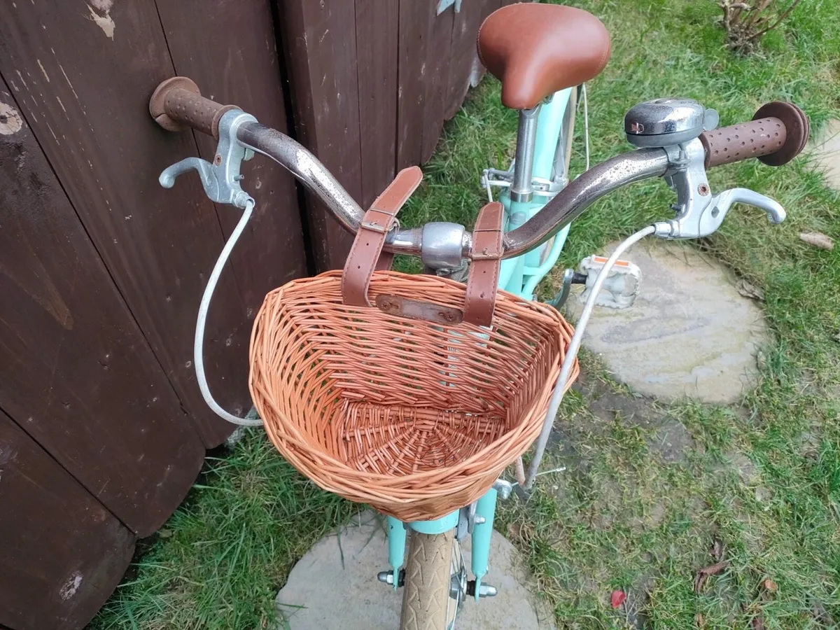 Bobbin Limited Edition Child Bike - Image 2