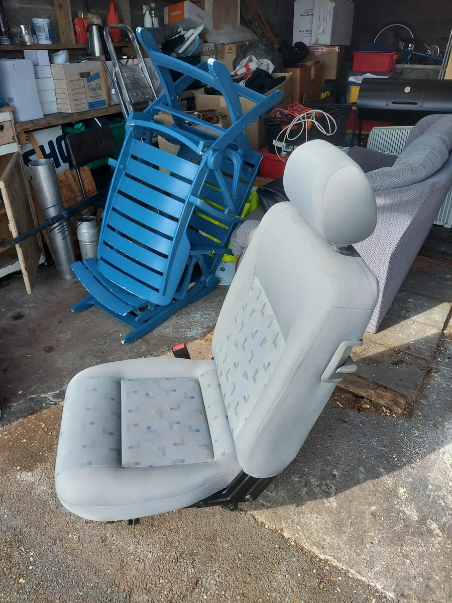 SEAT - Image 2
