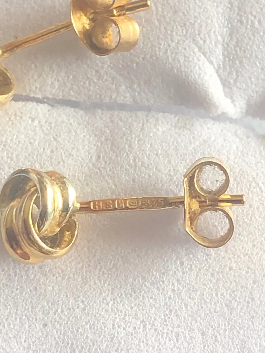 Gold knot earrings - Image 3