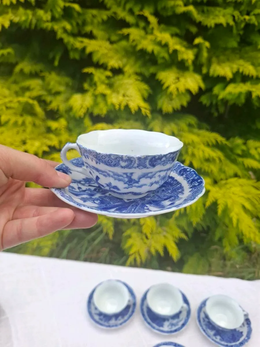 6 china bllue tea cups and saucers postage possibl - Image 2