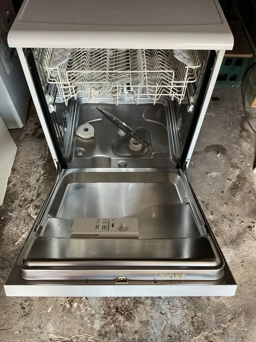 Dishwasher - Image 1