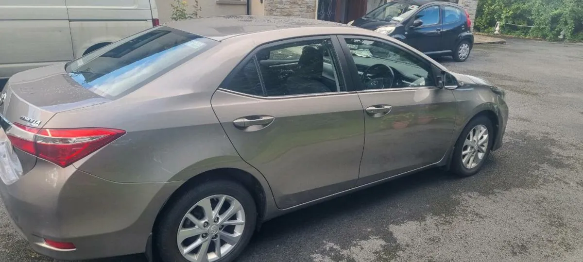 Car - Image 4