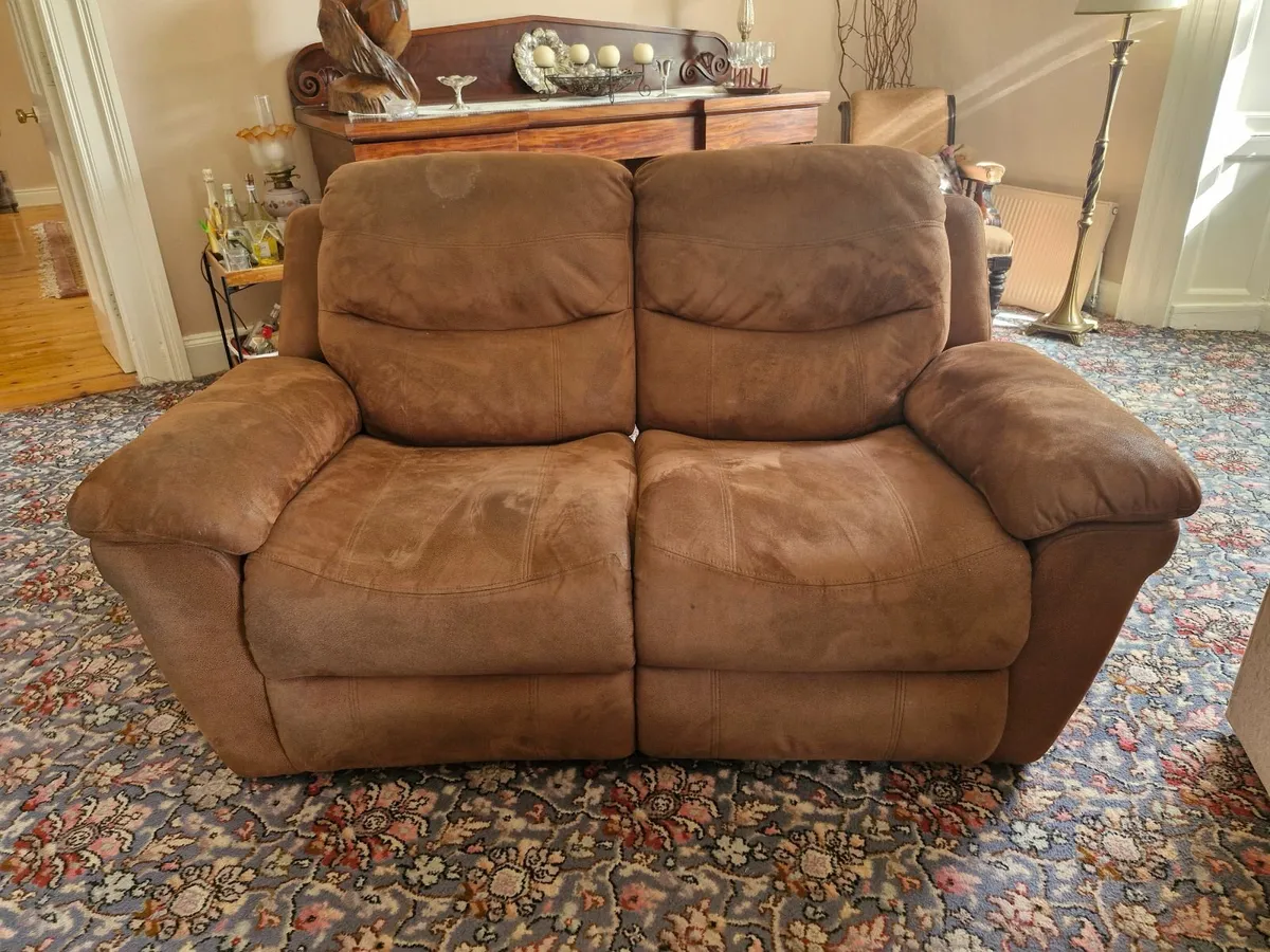 Couch 2 seater Recliner - Image 1