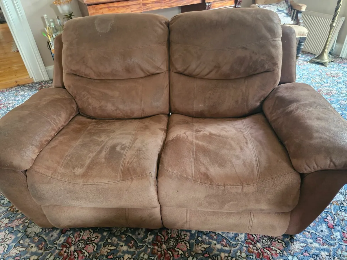 Couch 2 seater Recliner - Image 4