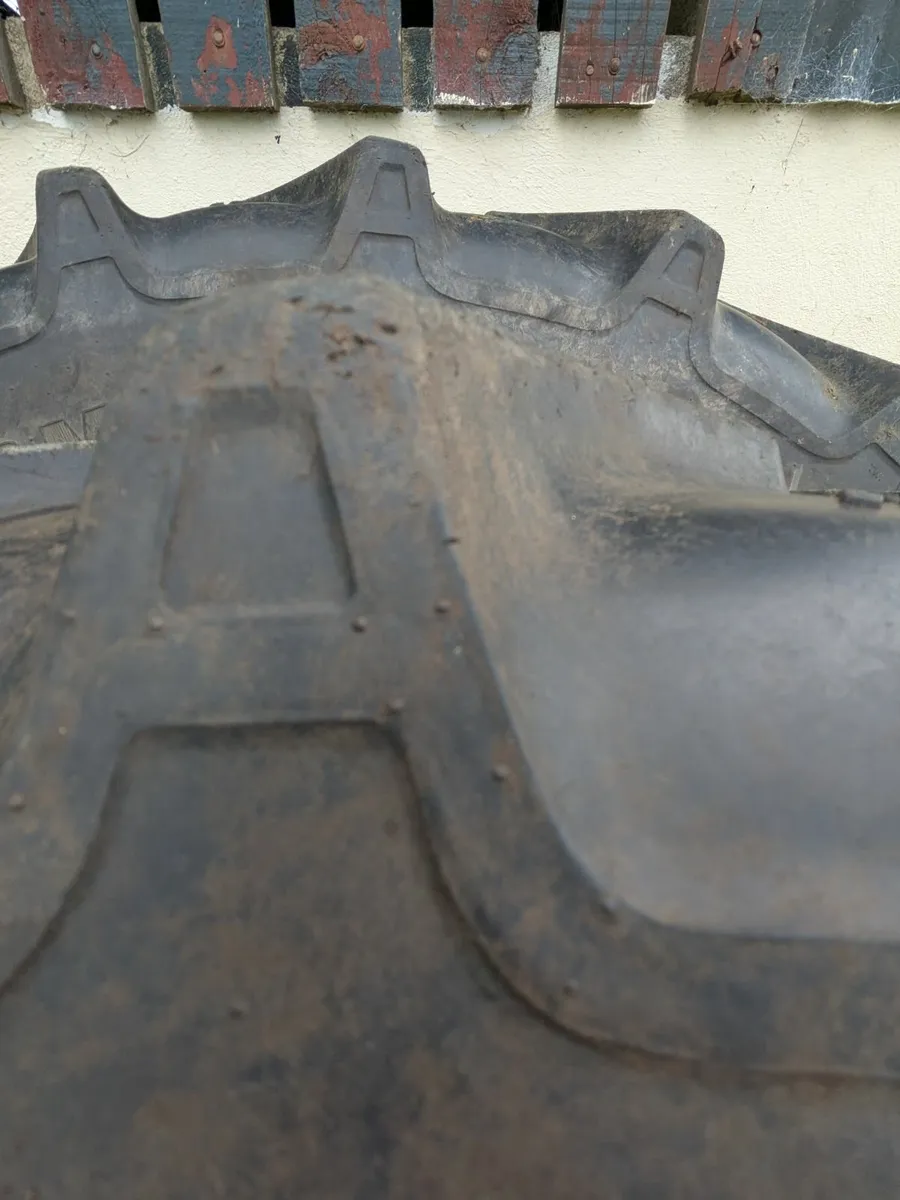John Deere tractor wheels and tyres - Image 2