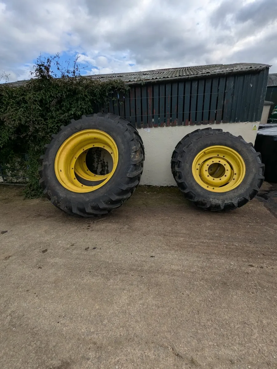 John Deere tractor wheels and tyres - Image 1