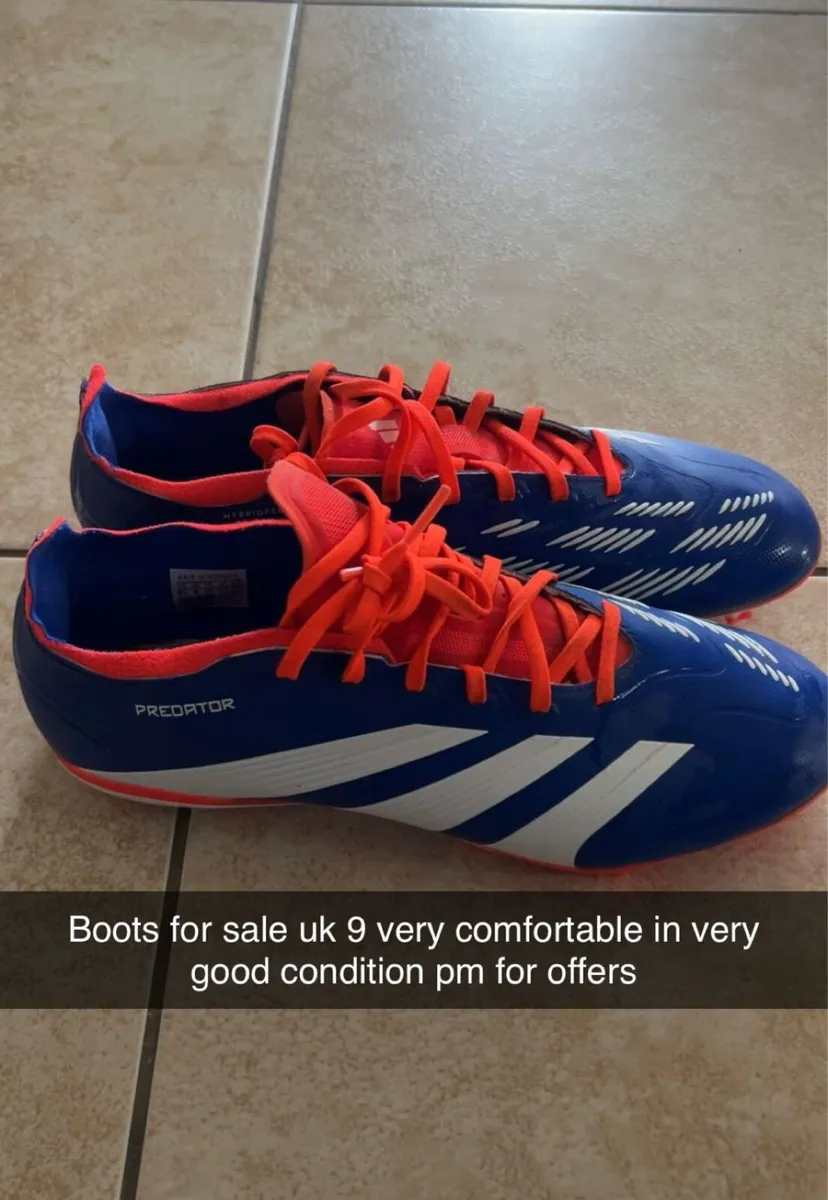 Football boots - Image 1