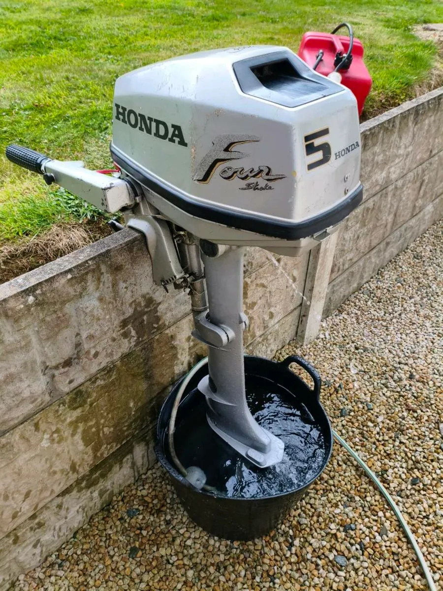 5hp Honda outboard - Image 1