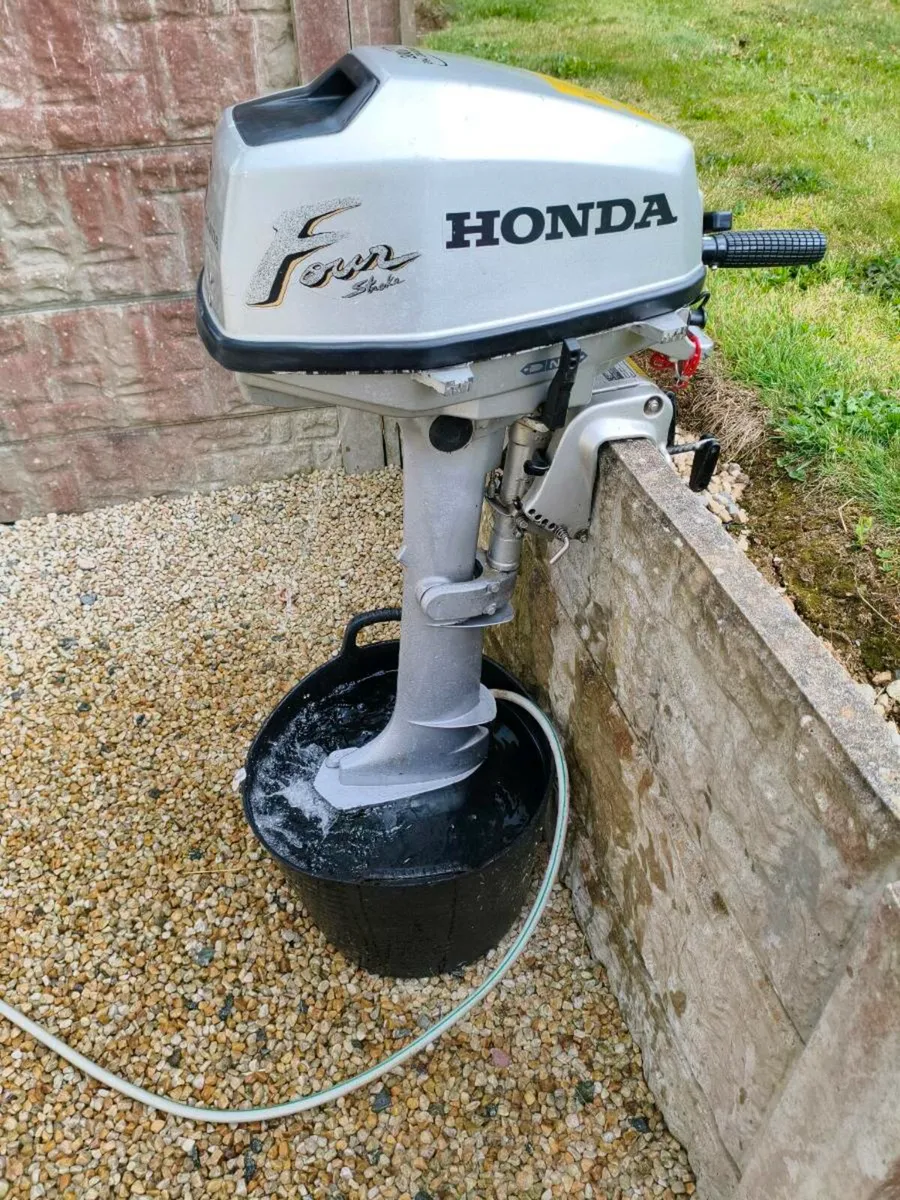 5hp Honda outboard - Image 3