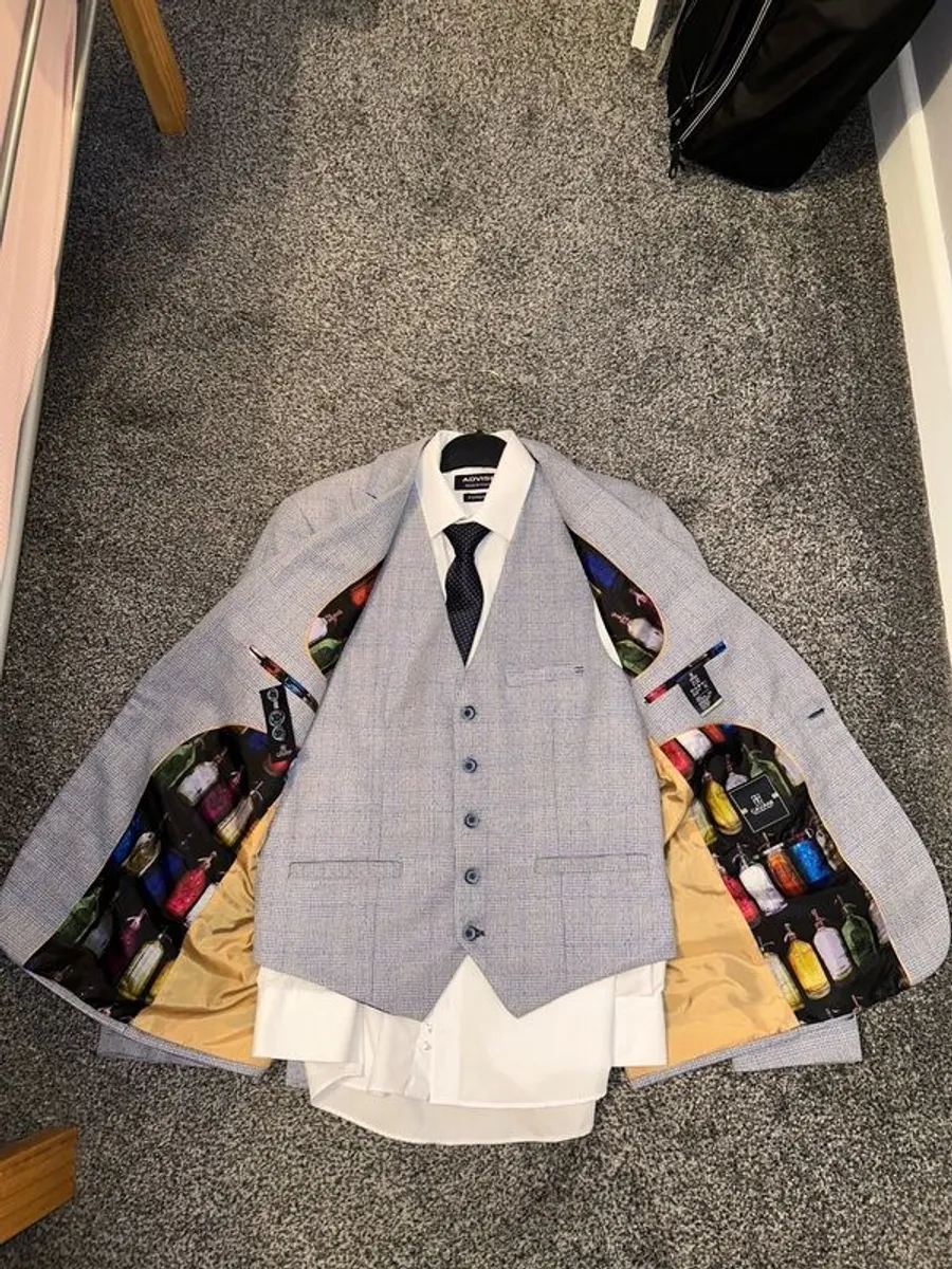 Suit - Image 2