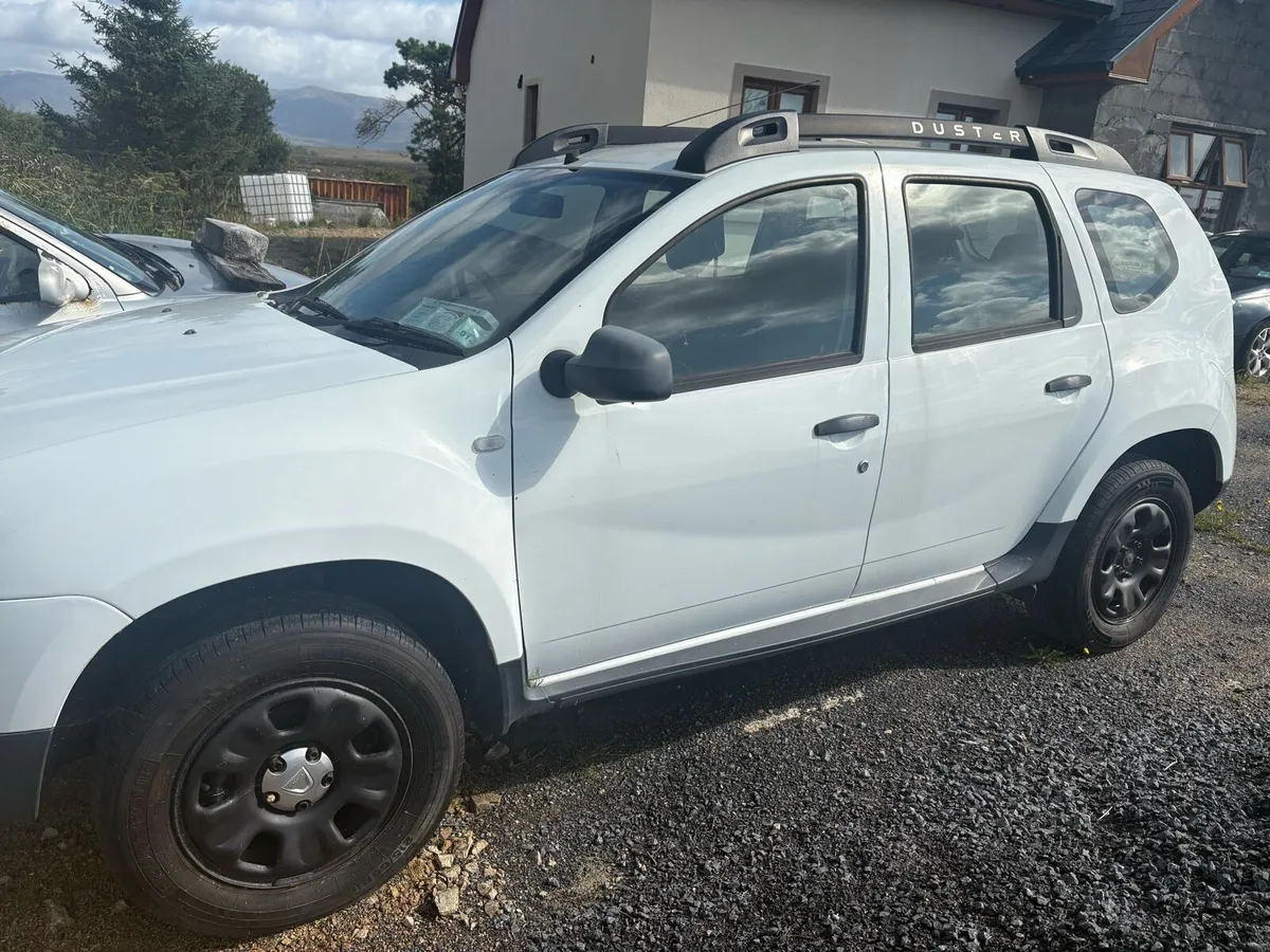 161 Dacia Duster 1.5 Diesel white - Image 2