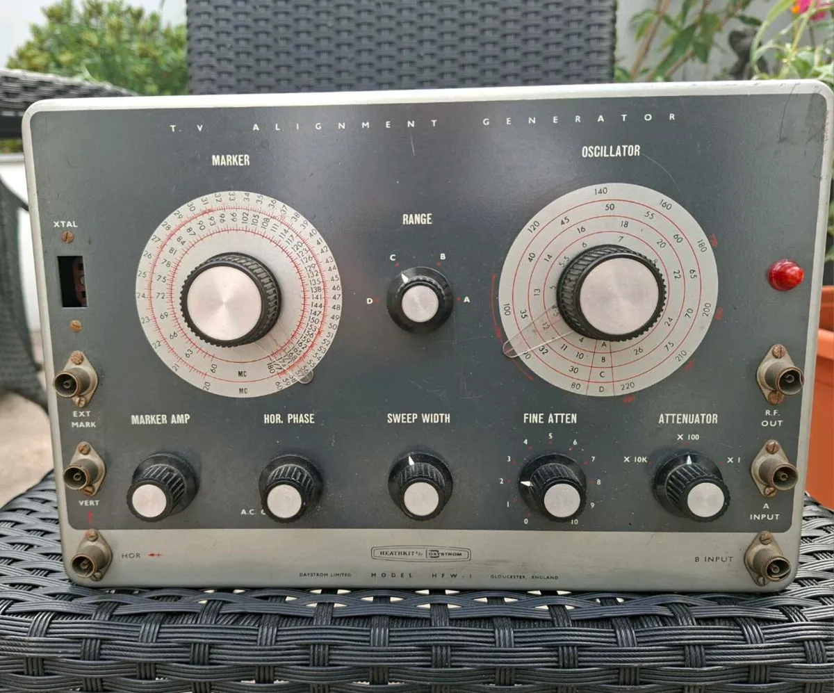 Vintage Heathkit Television Alignment Generator - Image 1