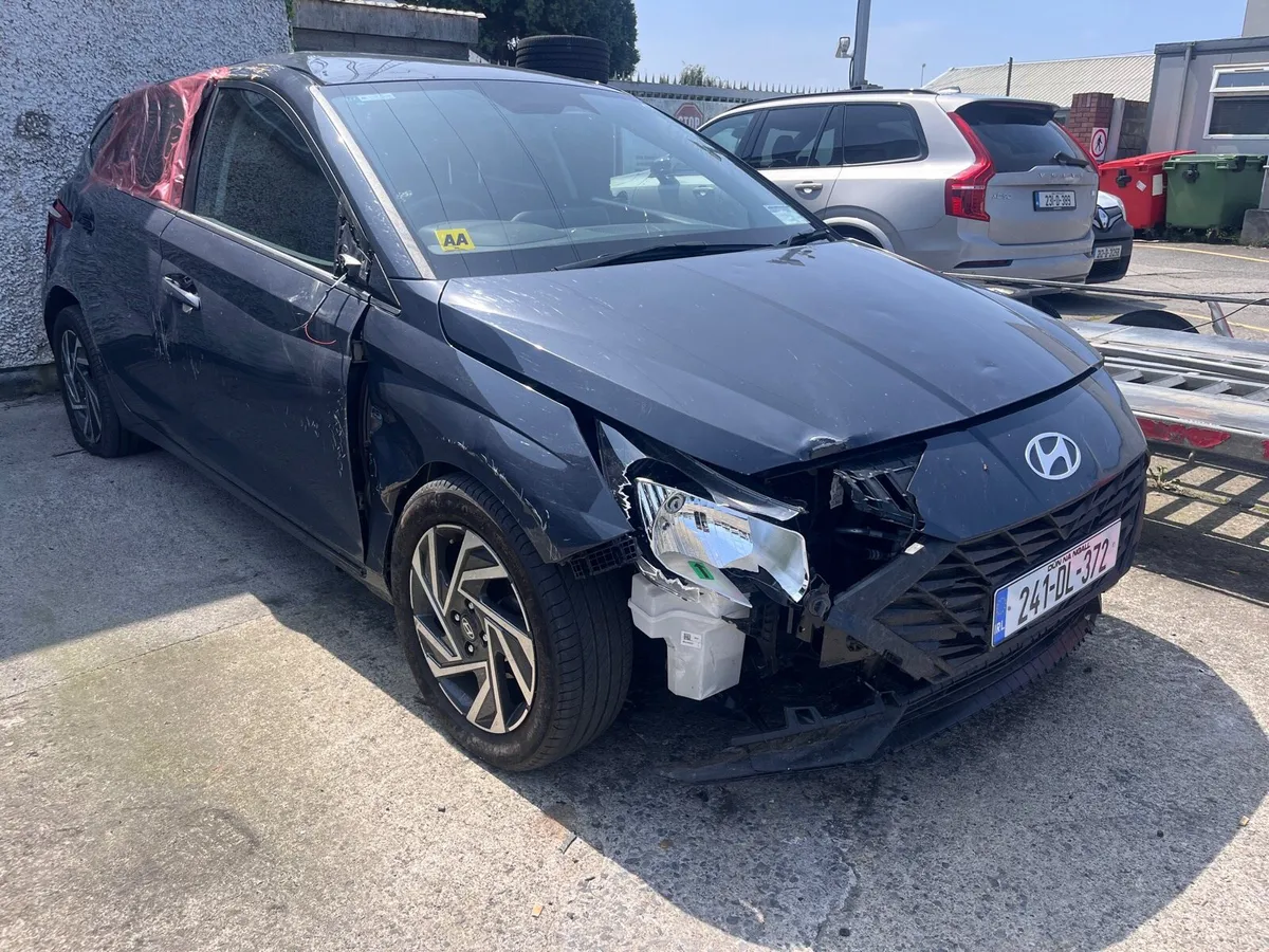 241 hyundai i20 Deluxe - Image 1