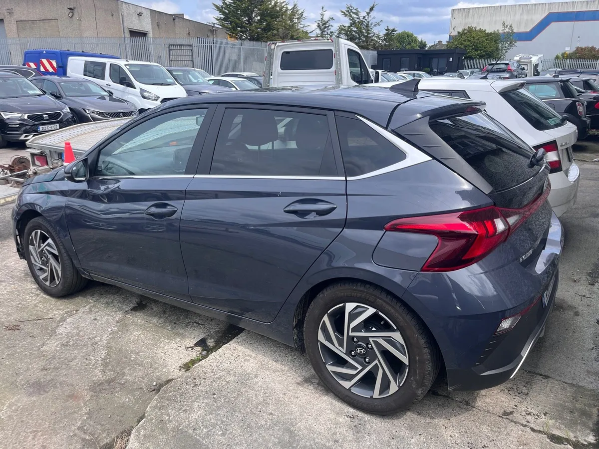 241 hyundai i20 Deluxe - Image 3