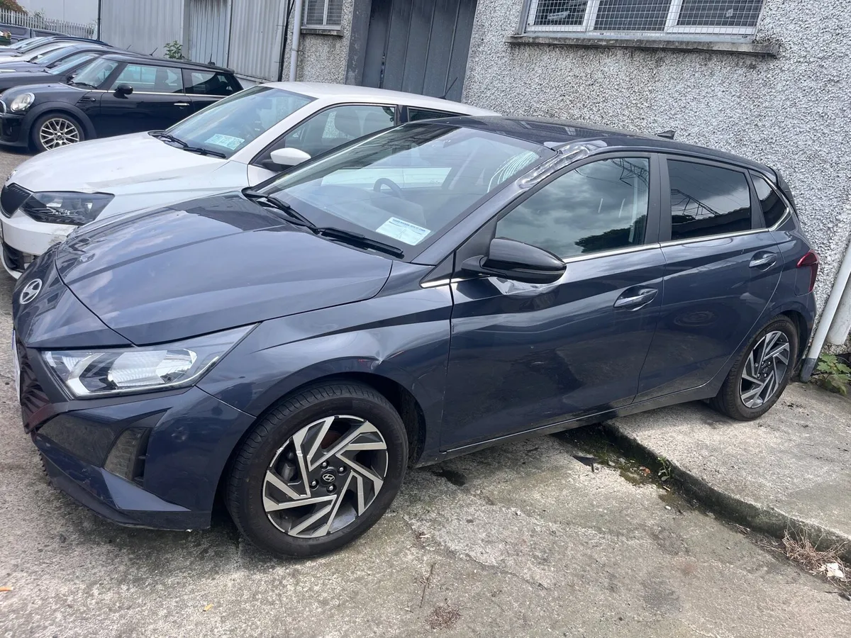 241 hyundai i20 Deluxe - Image 4