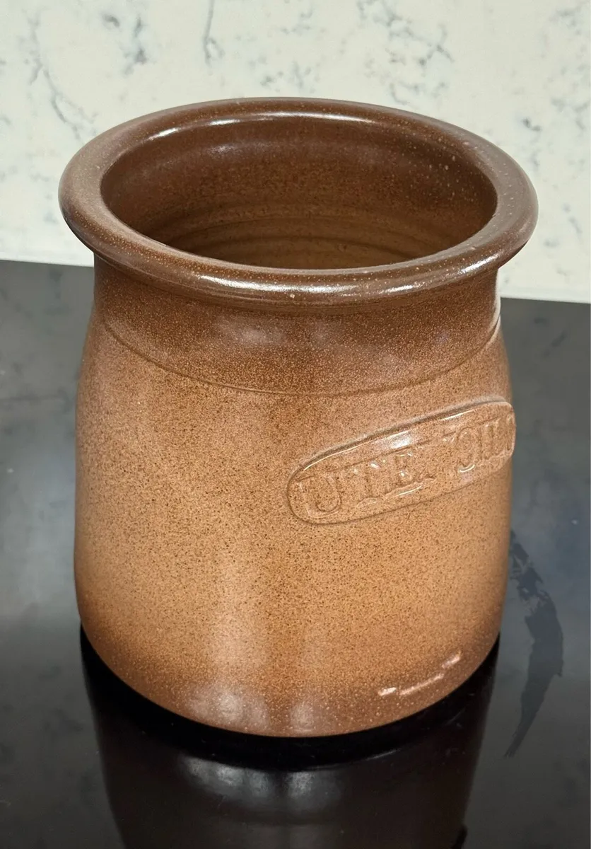 Kiltrea Pottery Utensils Pot - Image 1