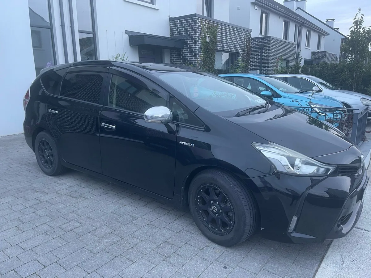 Toyota Prius plus - Image 1