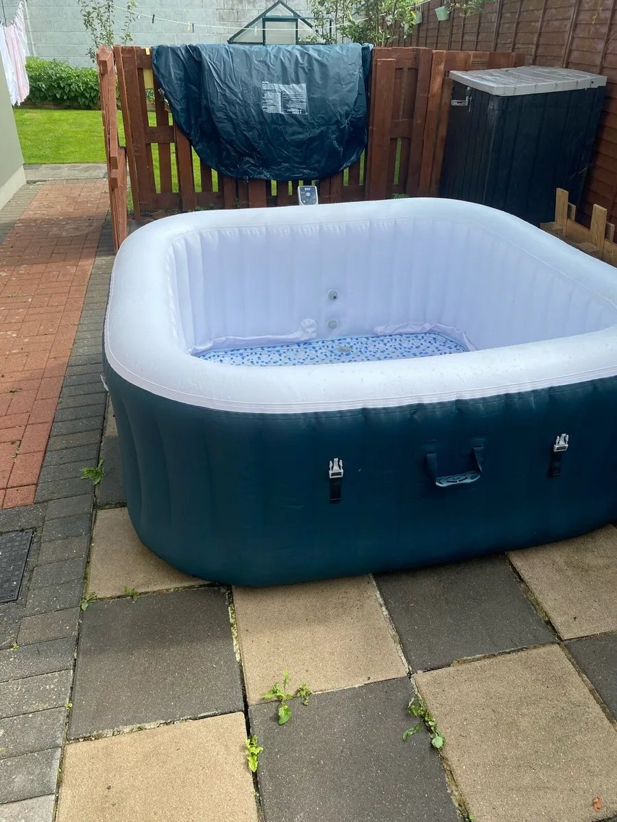 Jacuzzi - Image 2
