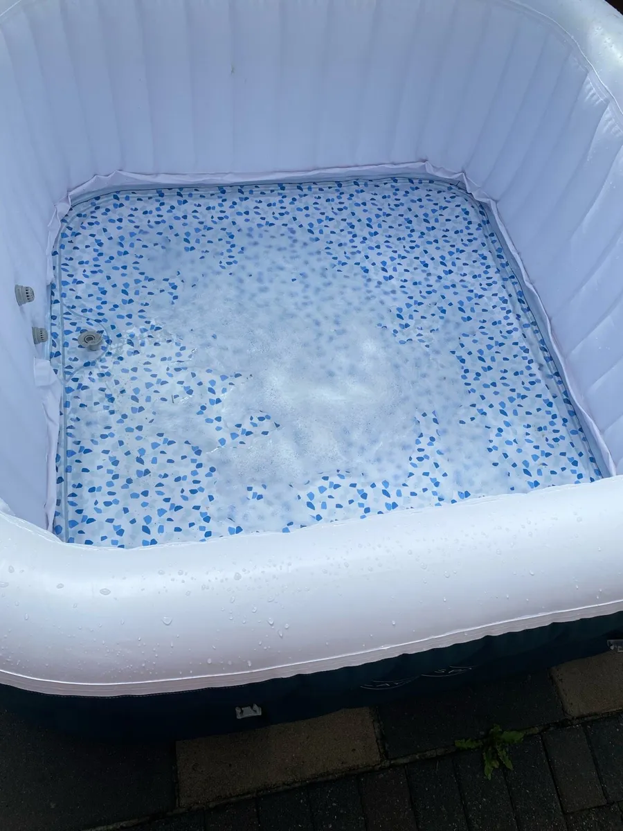 Jacuzzi - Image 3