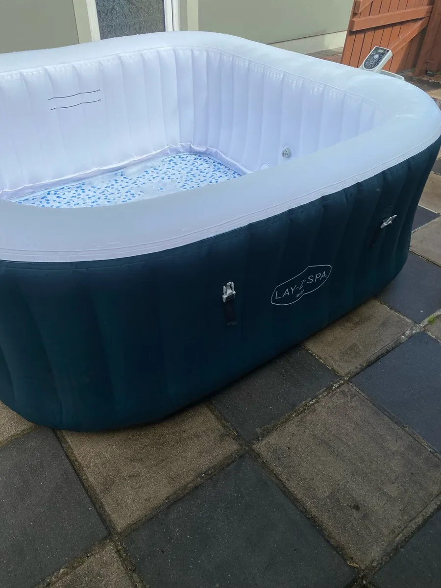 Jacuzzi - Image 4