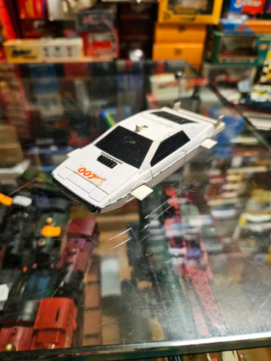 Corgi James Bond Lotus The Spy Who Loved Me - Image 1