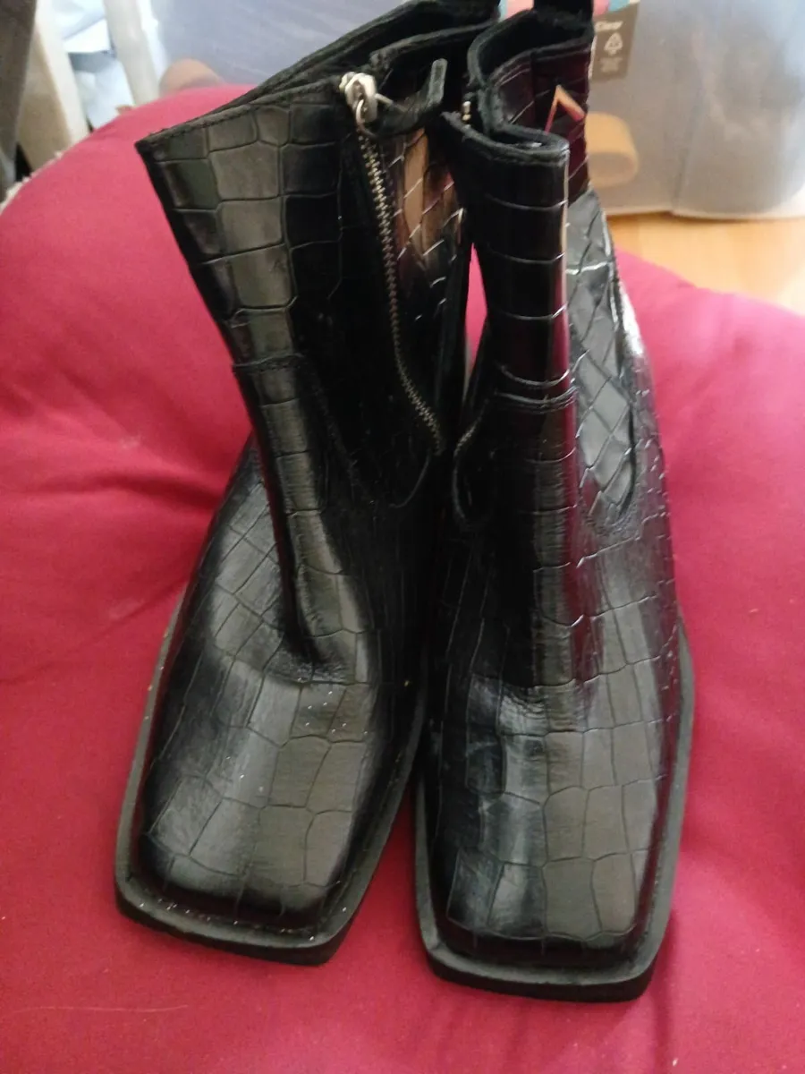 Shoes/boots - Image 1
