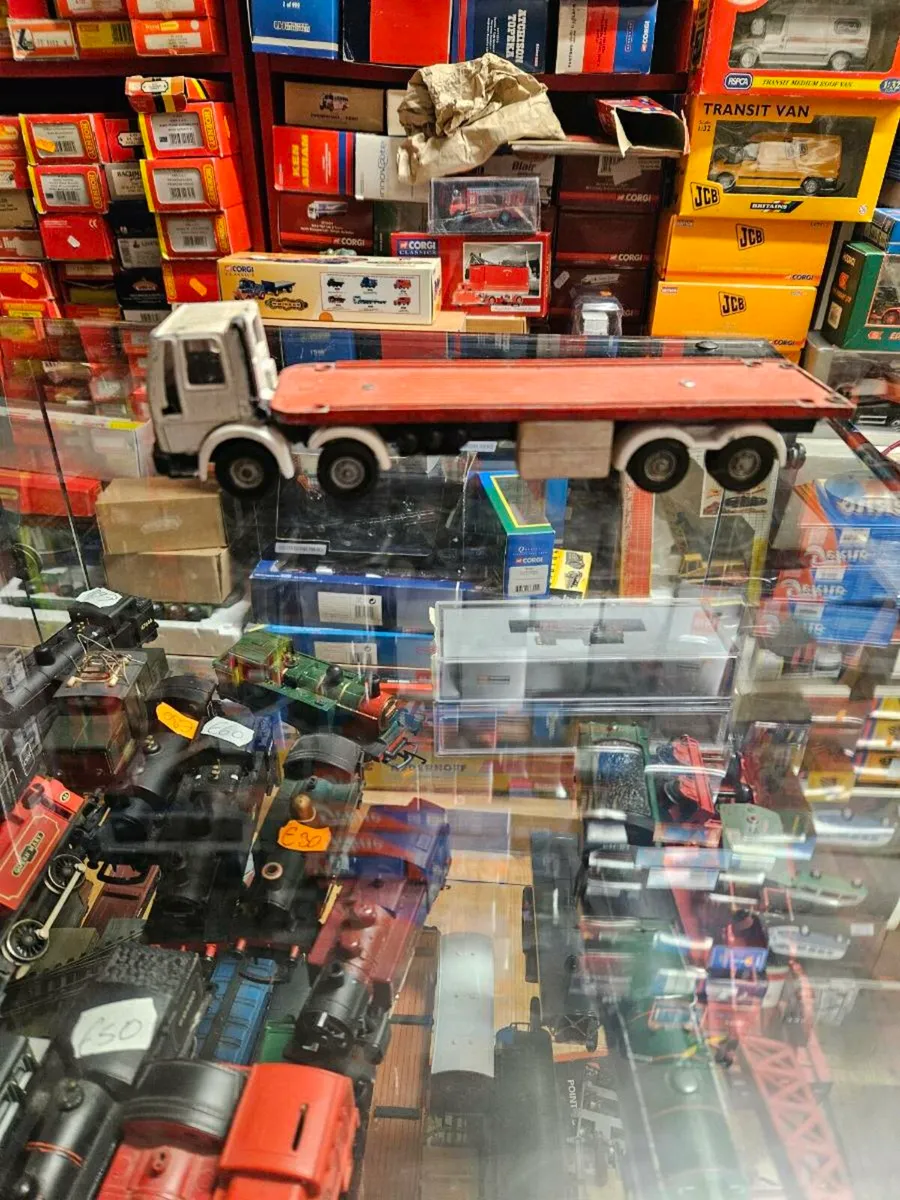Corgi Ford Code 3 Truck - Image 3